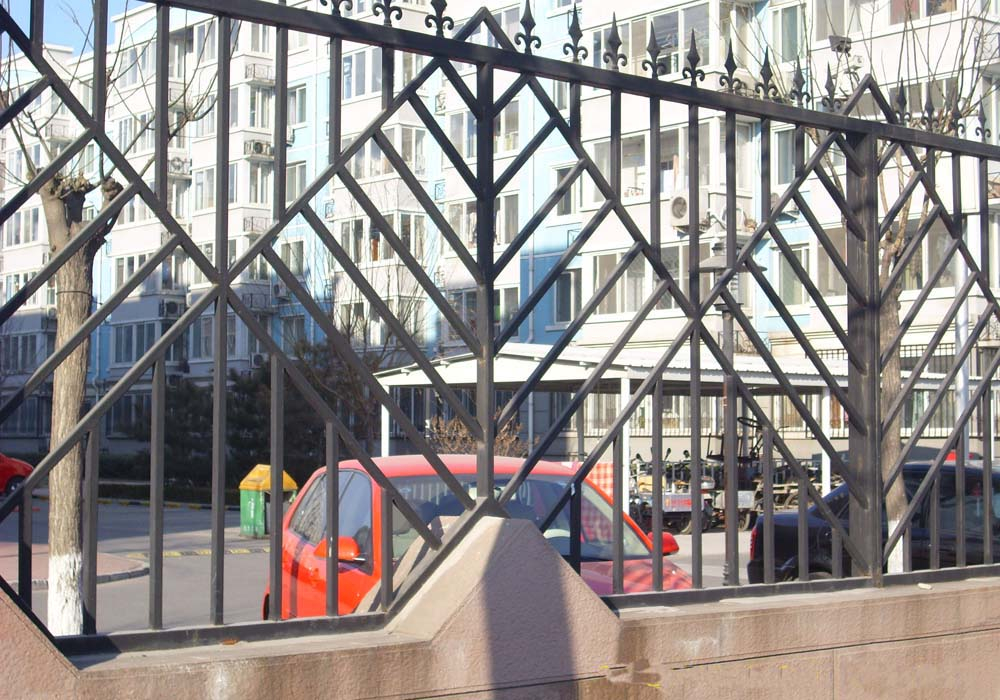 山東安誠(chéng)安建材|廣東鋁門廠家 山東安誠(chéng)安建材|廣東鋁門廠家